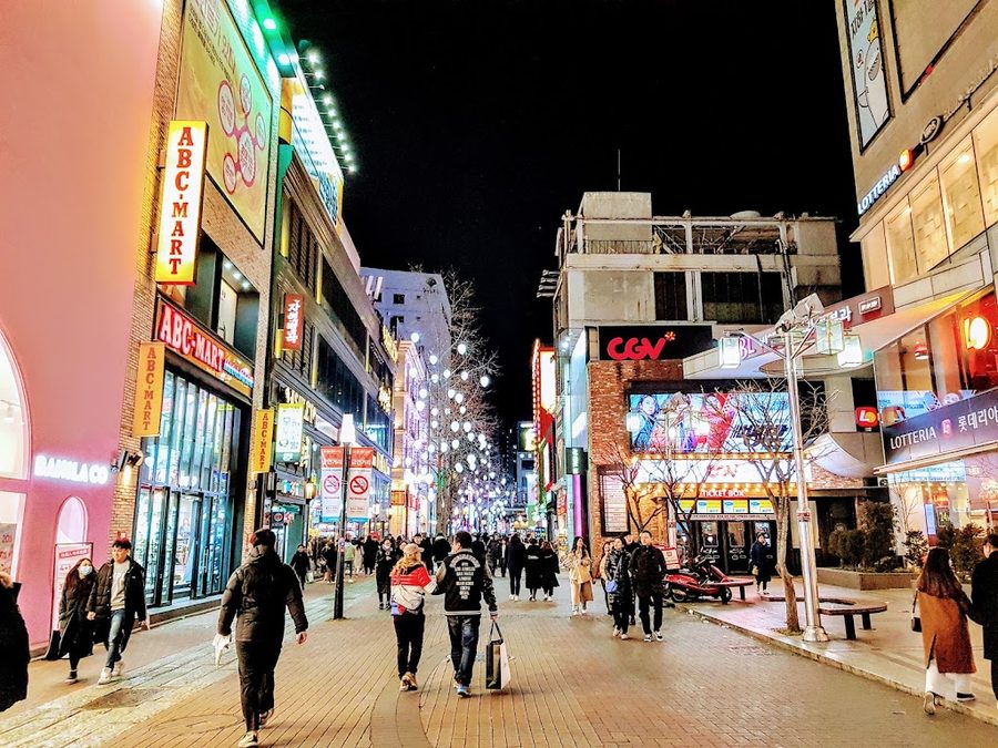 Dongseong-ro Daebaek Square outdoor stag