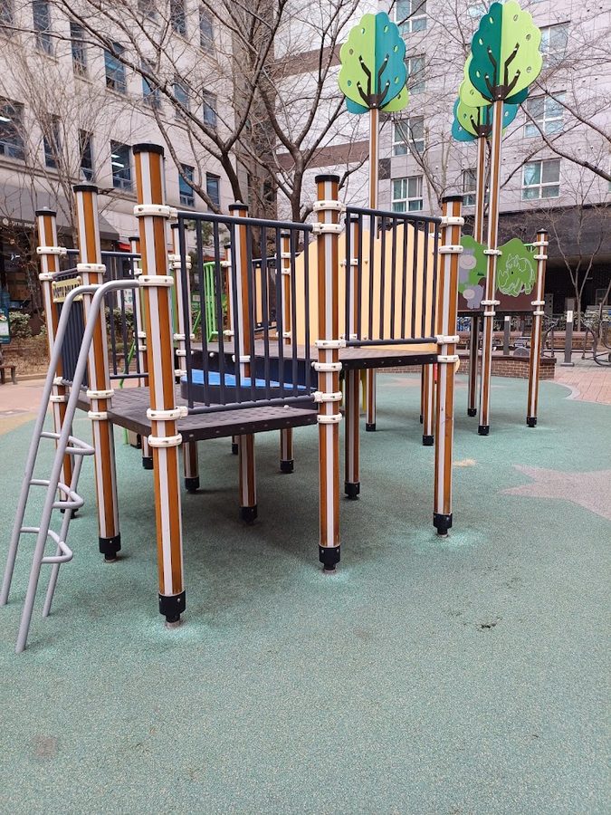 駅三カチ公園