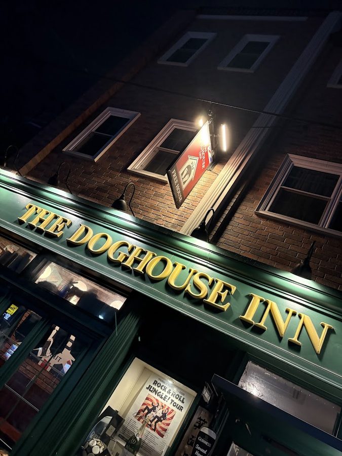 ザ ドッグハウス イン(THE DOGHOUSE INN)