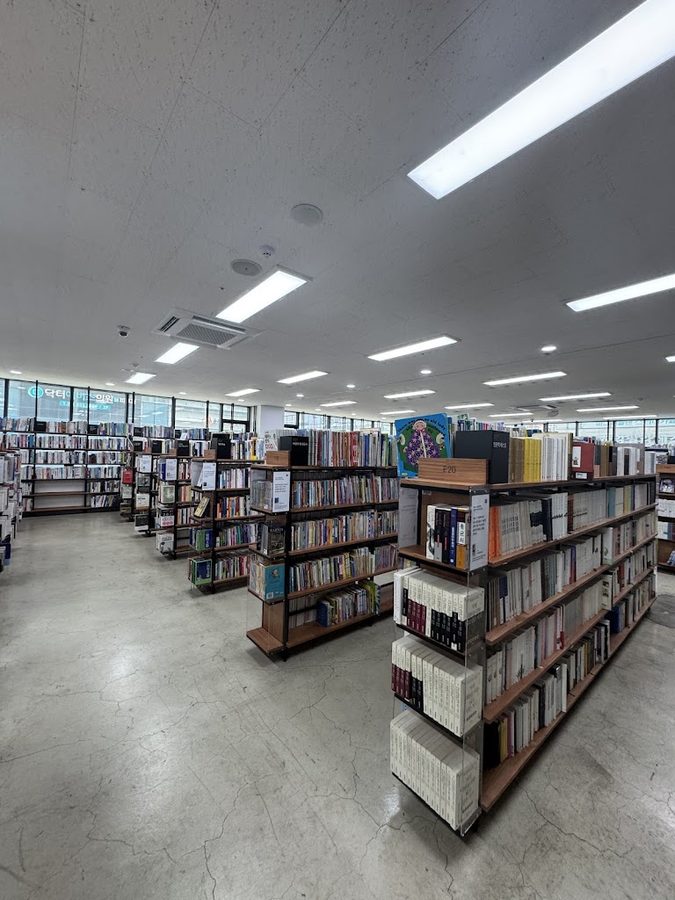 アルラディン中古書店 新仏堂店