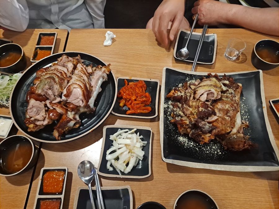Yeokjok Twigim Jokbal Mugeunji Bossam Jeongneung Branch