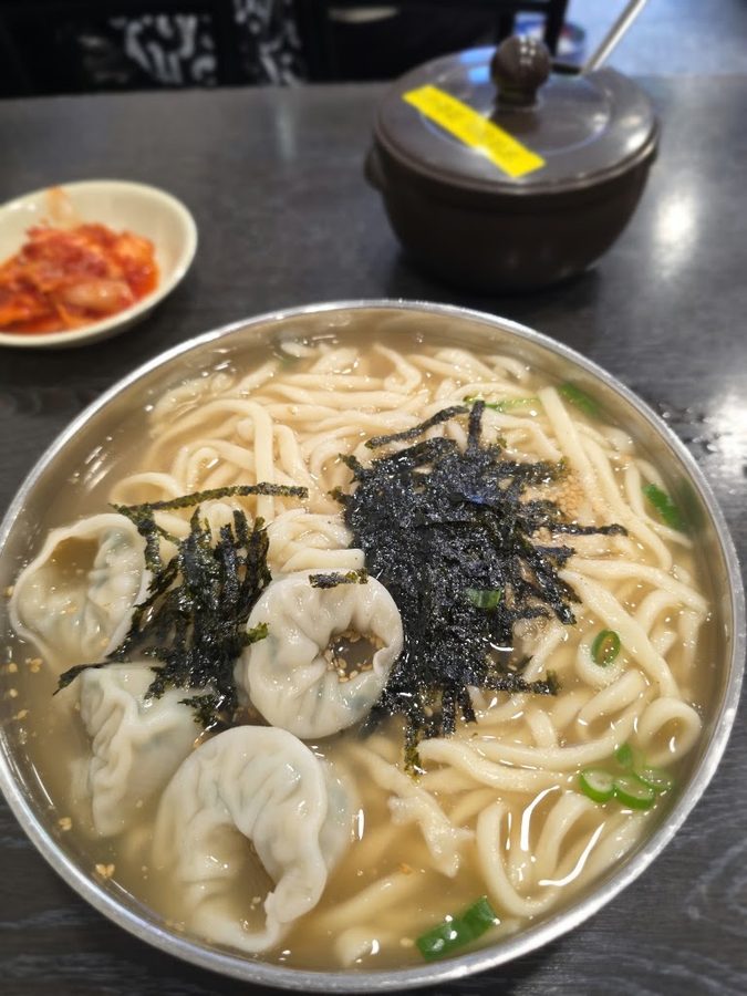 Hongdukkae Son Kalguksu Cheongnyangni Branch