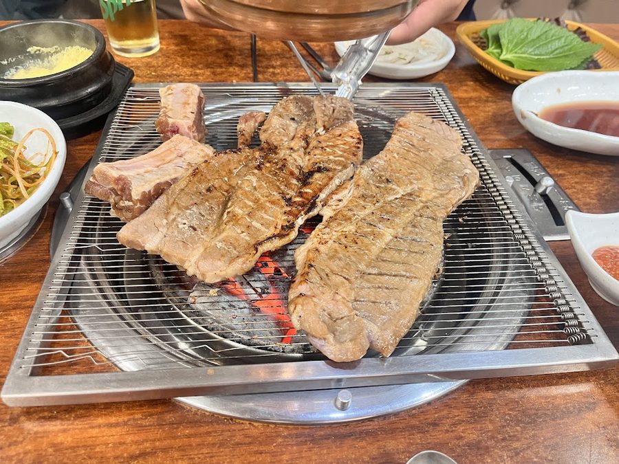 화화 돼지왕갈비 반여점