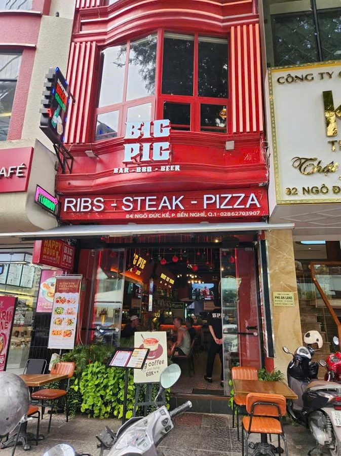 Big Pig BBQ Saigon (84 Ngo Duc Ke, District 1)