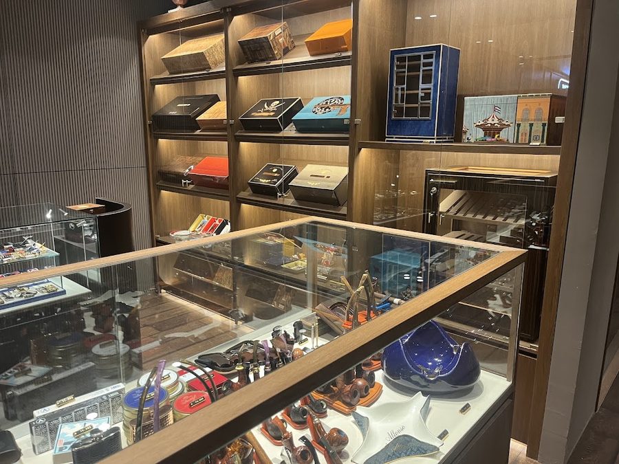 Resolver Cigarshop & Cigar Bar Gwanghwamun 시가바