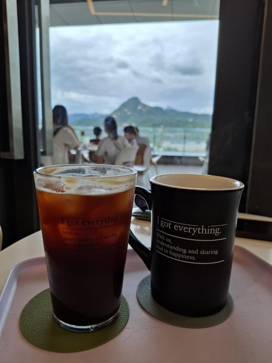 Cafe i got everything