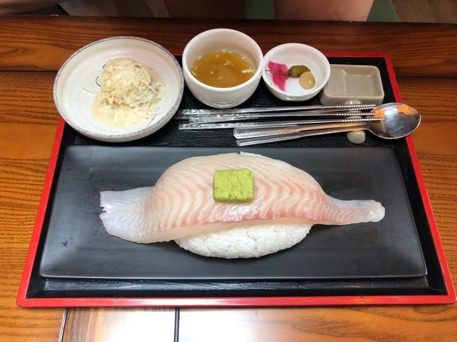 Yong Sushi 1F, Sushi Gun Coffee 2F