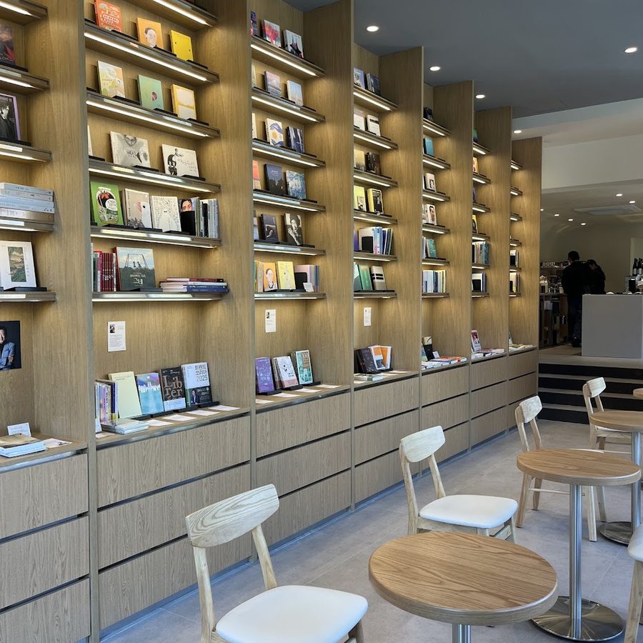 Cafe Comma,