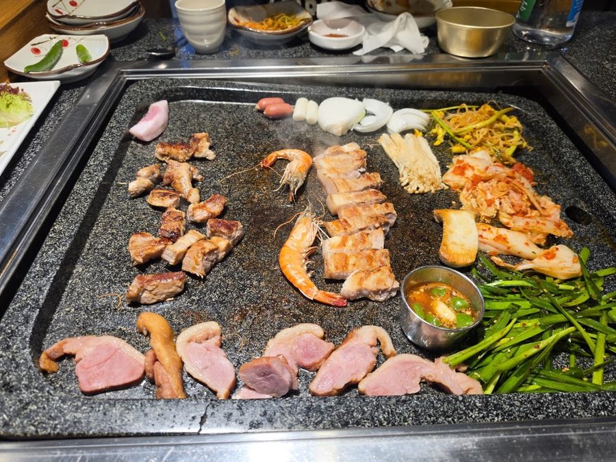 제주오겹살왕돌구이집본점