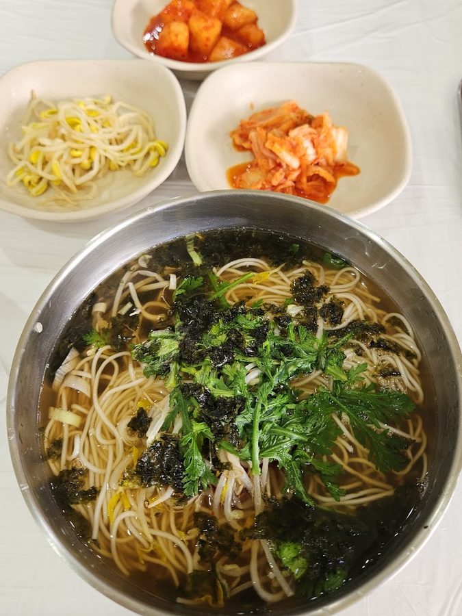 ロータリー麺専門店
