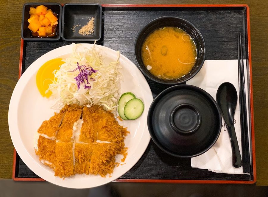 トンカツシンサ