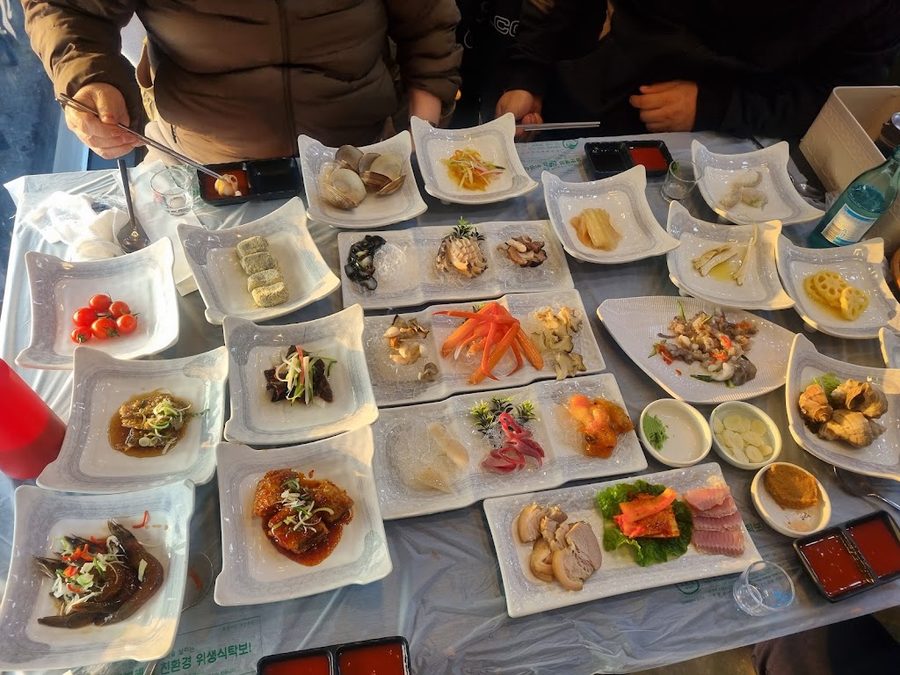 銀色海洋生魚片城