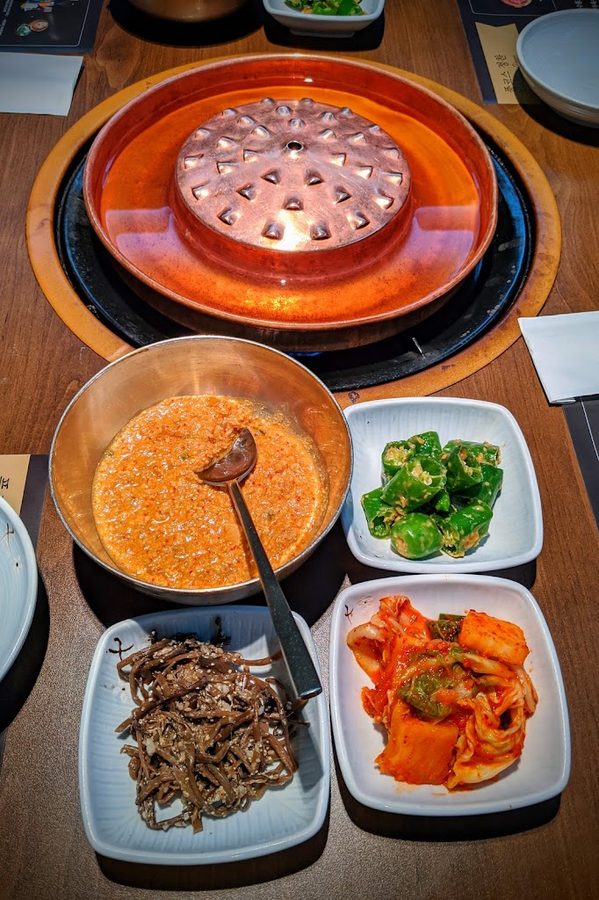 Bulgogi Brothers, Finance center