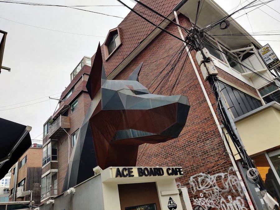 エースボードカフェ