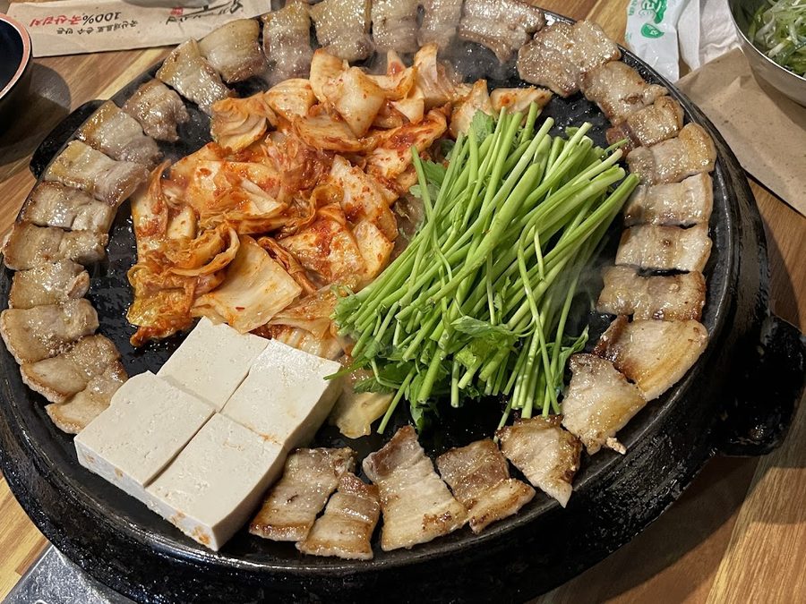 鐵鍋泡菜三層肉君子店