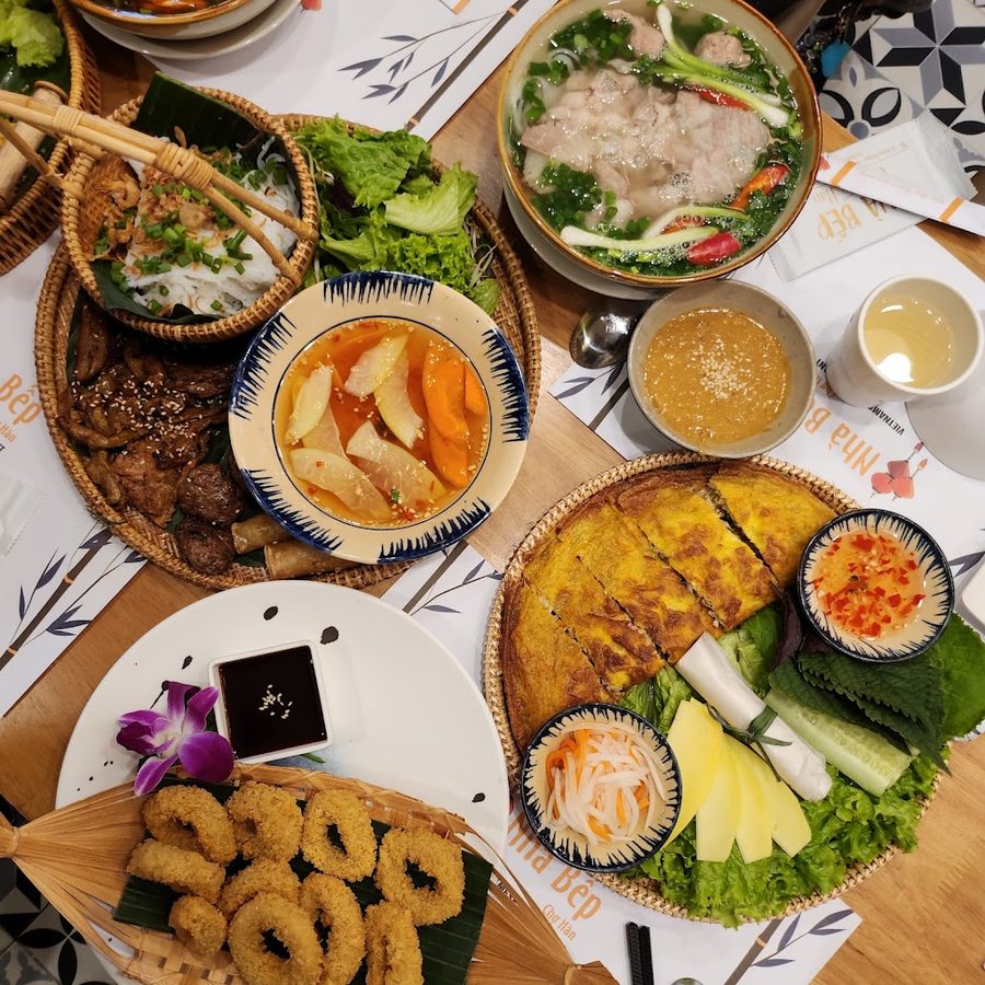 Nhà Bếp Coffee 냐벱 커피와 음식