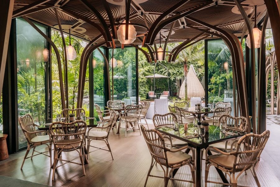 Oasis Bar & Restaurant
