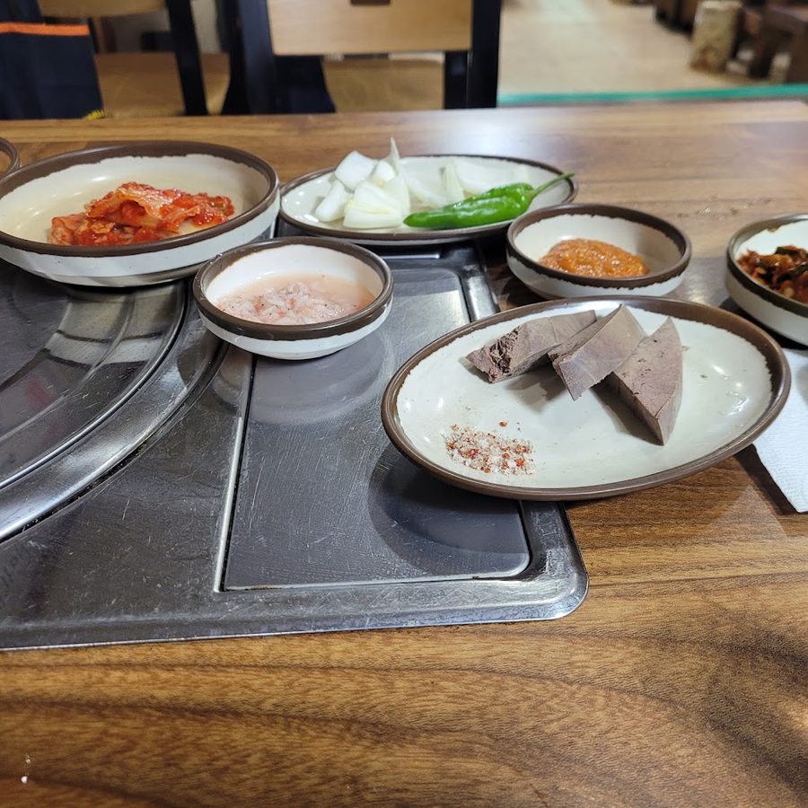 Yuseong Halmae Gamasot Sundae Seonsa Branch