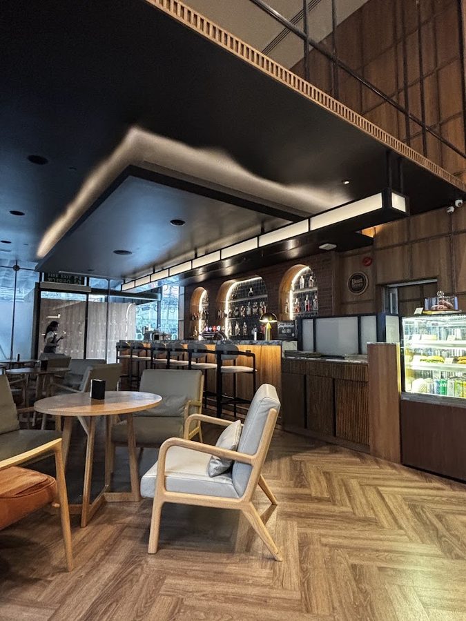 Dee Lounge and Beer Garden Bangkok