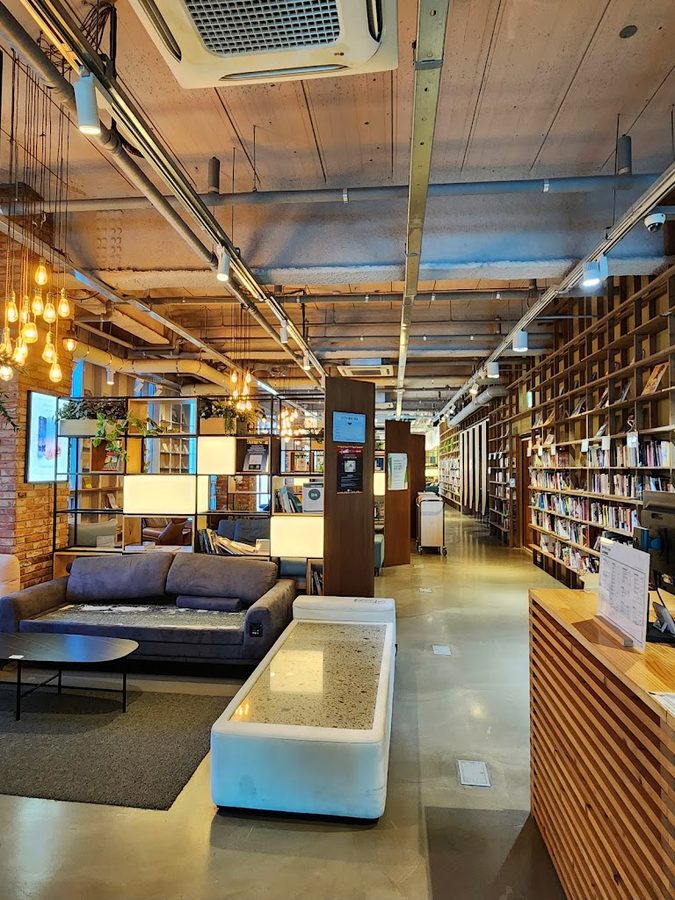 Bibli Library Café