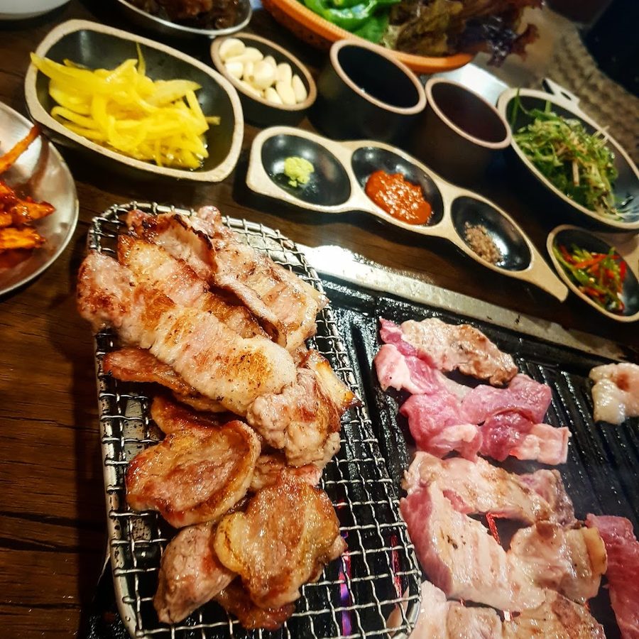 ウス食堂