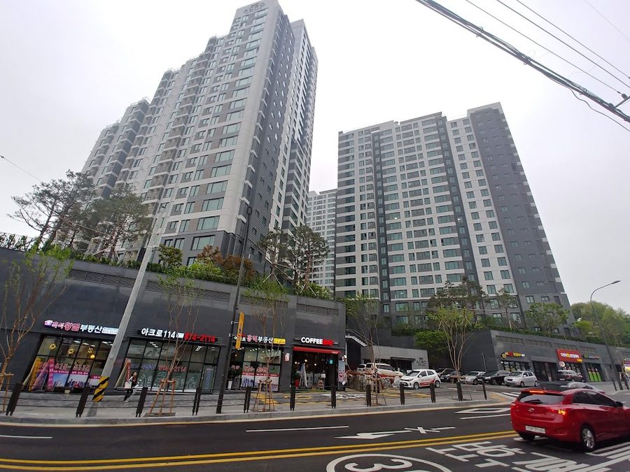 Acro River Heim Apartments