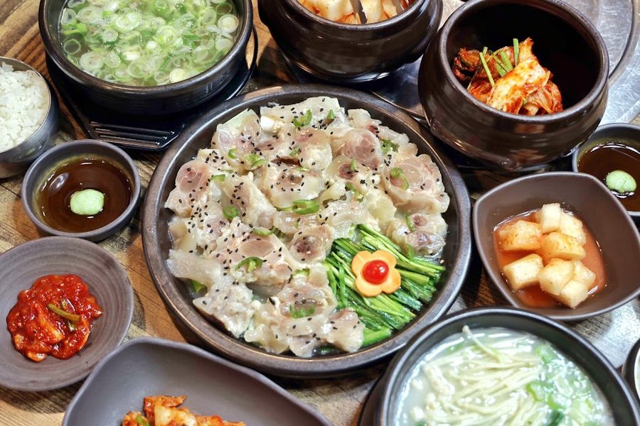 Myeongokheon Samdaejin Gomtang