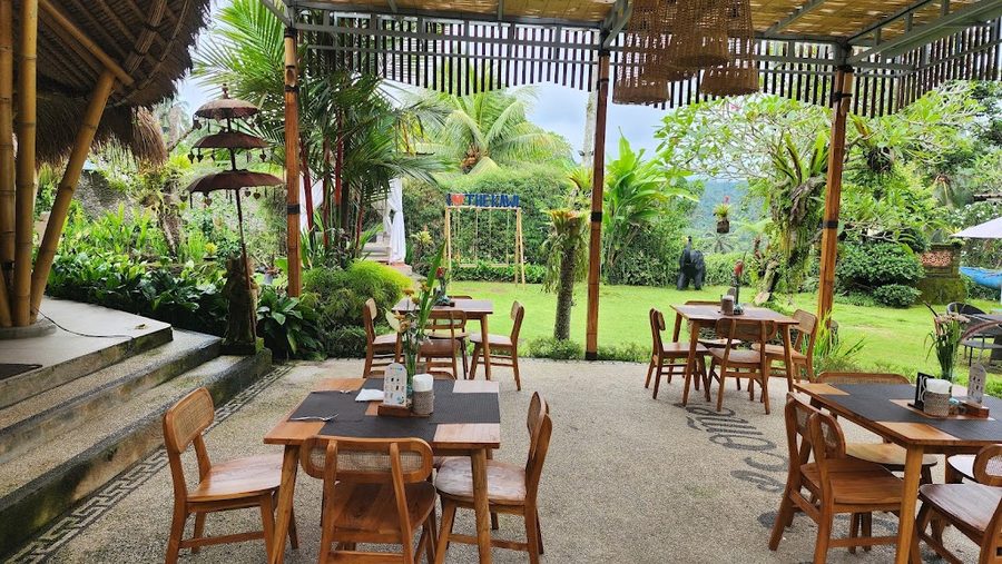 THE KAWI RESTO POOL AND BAR