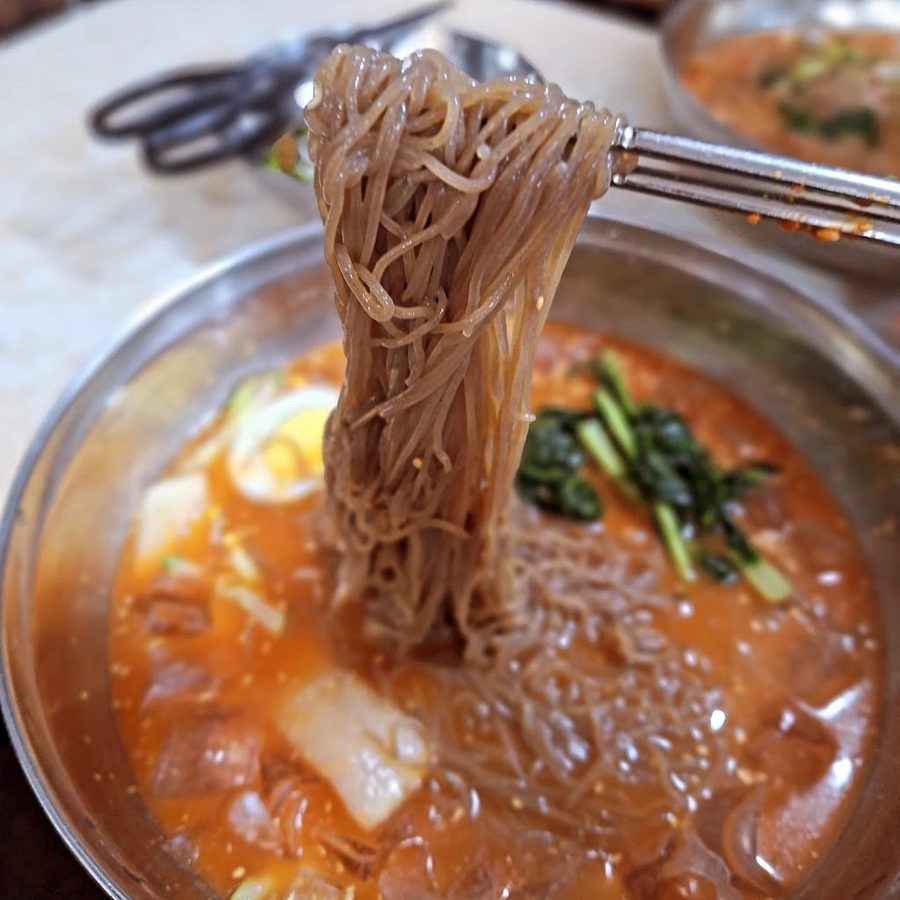 和平洞奶奶洗臉盆冷麵