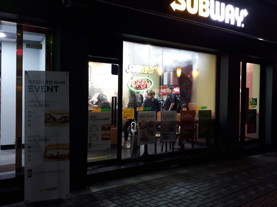 Subway_Dongdaemun History & Culture Park Station