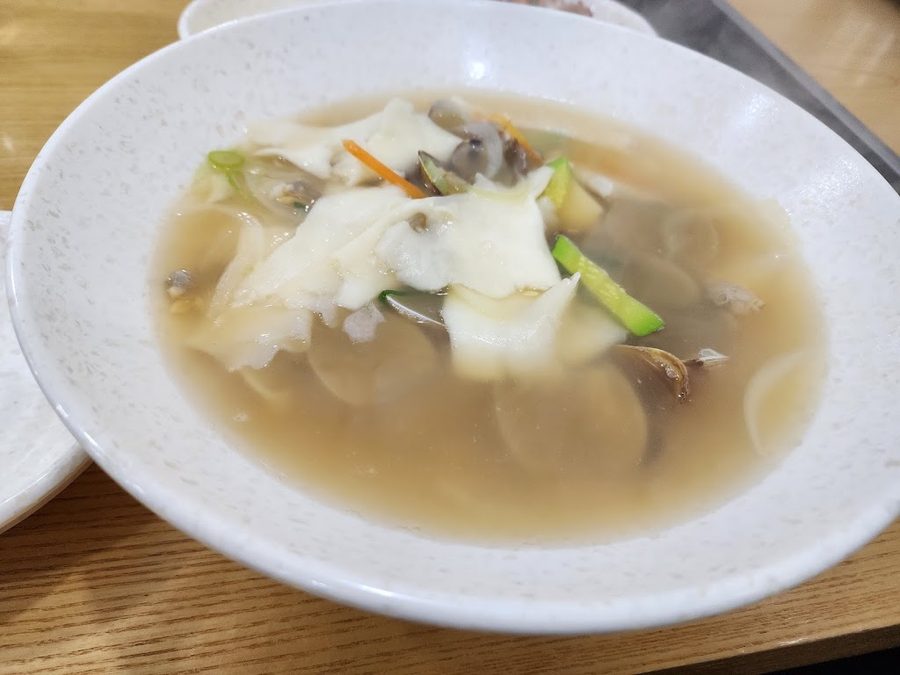 만손만두 손칼국수 전문점