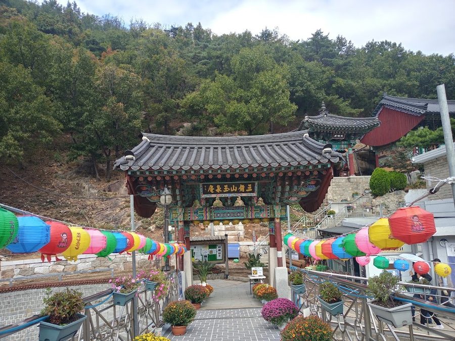 보도각 옥천암 마애보살좌상