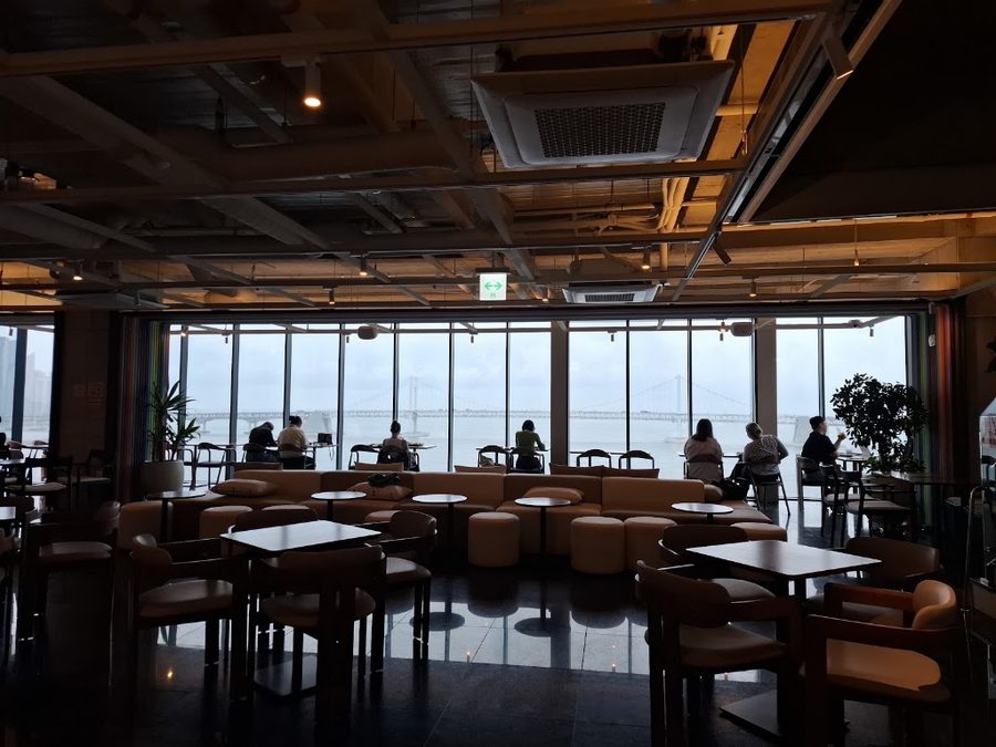 Guess Who Cafe181