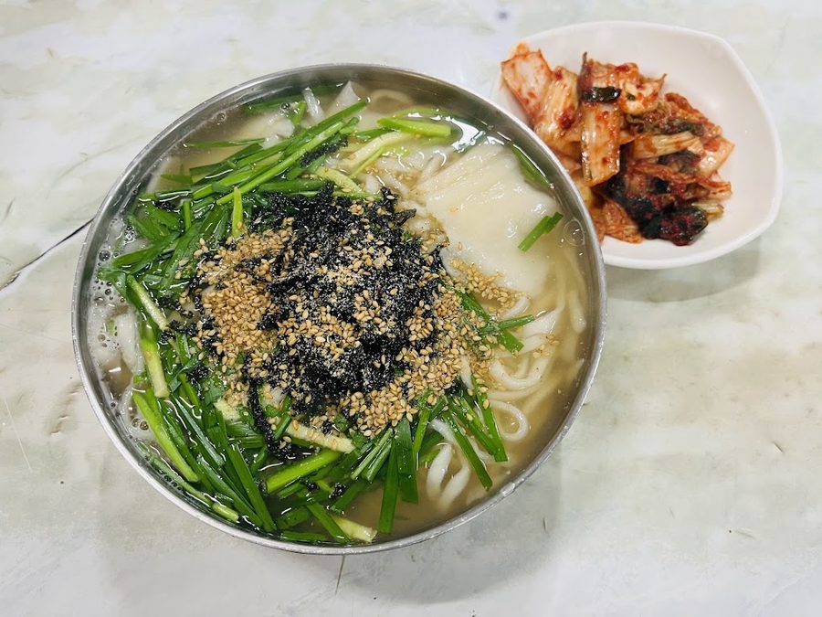 Sinseong Son Kalguksu