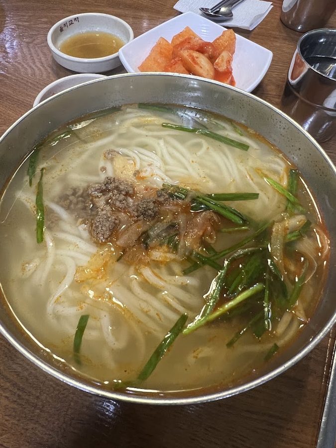 咸興冷麺明洞カルグクス
