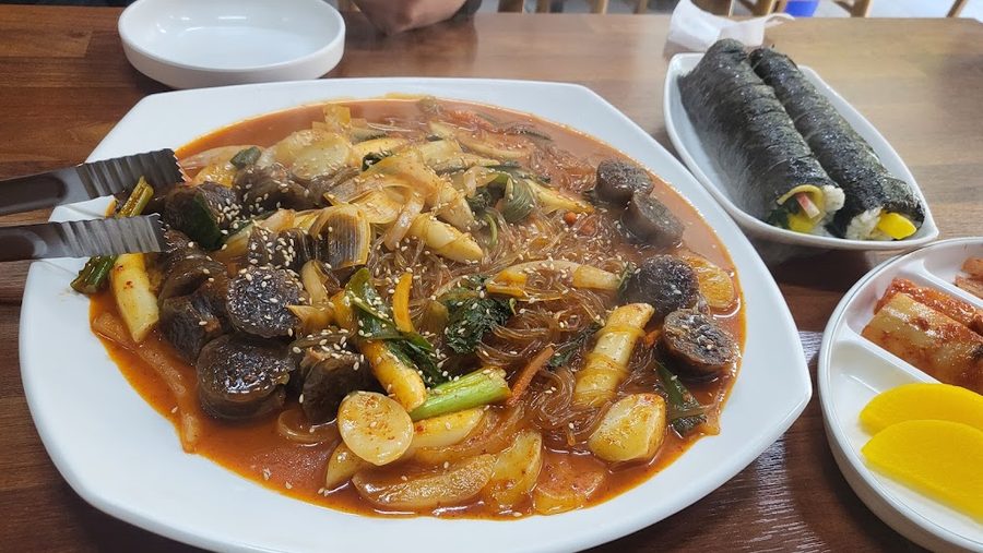 Mat Snack House