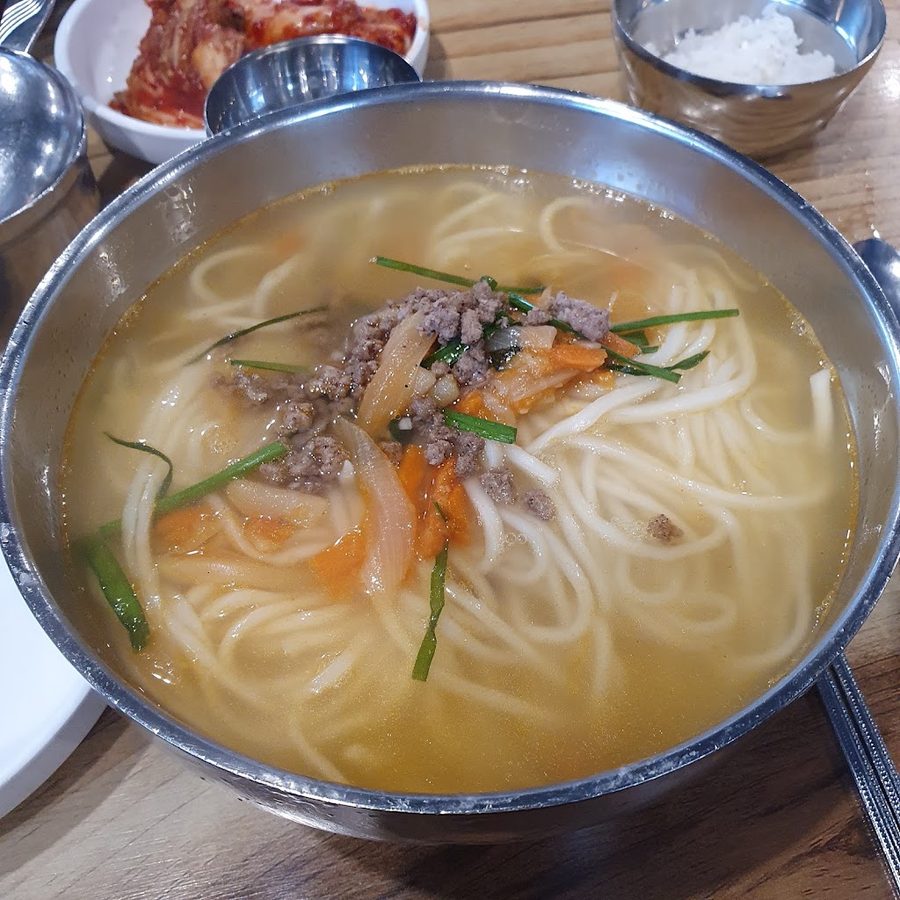 Myeongdong Kalguksu Dakhanmari