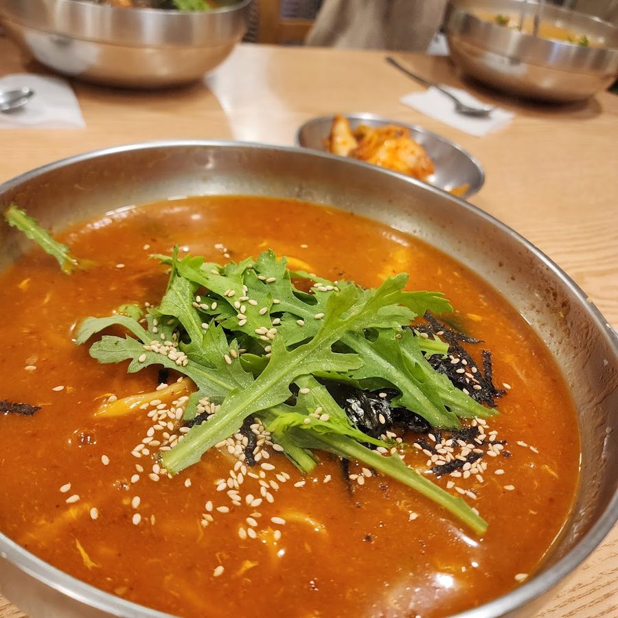ポヨン江陵チャンカルグクス