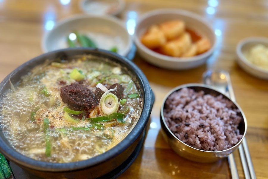 Jeju Eunhui's Haejangguk Sindorim Branch