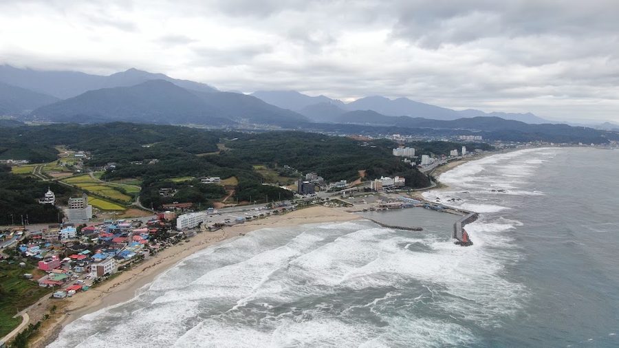 雪岳海辺