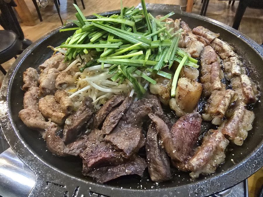 新村書硯黃牛烤腸