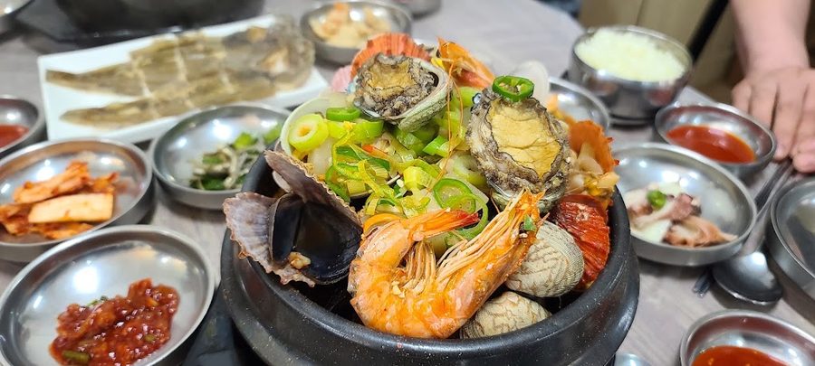 Tongyeong Seafood Ttukbaegi