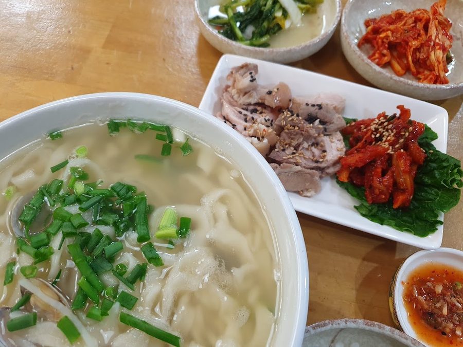 남산골보리밥칼국수