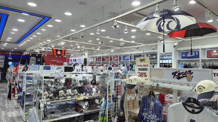 KBO STORE Sinsa Nonhyeon Branch