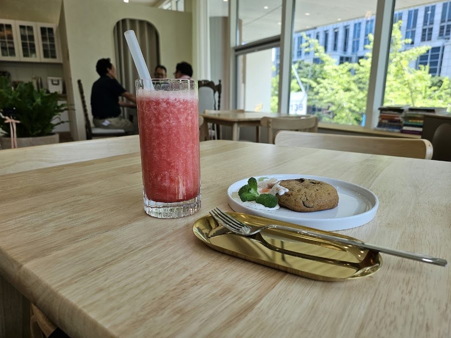ZEN GALLERY & CAFE