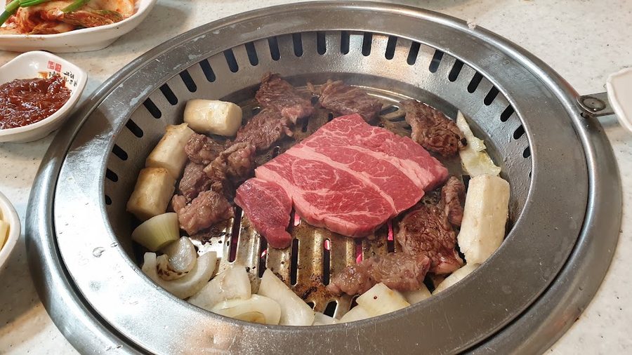 黃牛固執精肉食堂