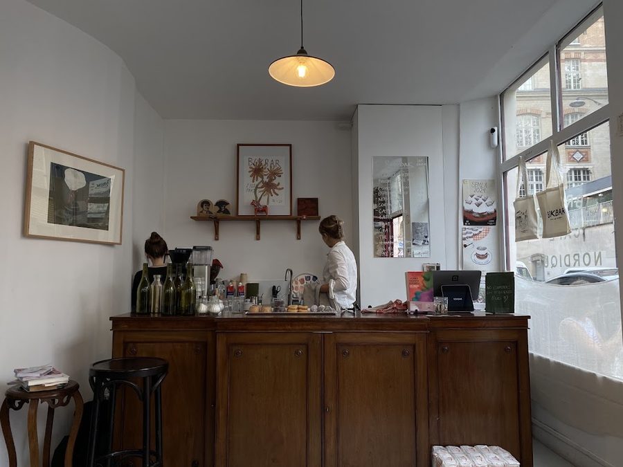 Bokbar