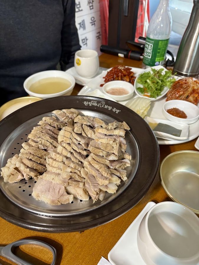 원할머니보쌈족발 신촌점