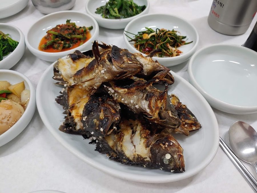青瓦生魚片店