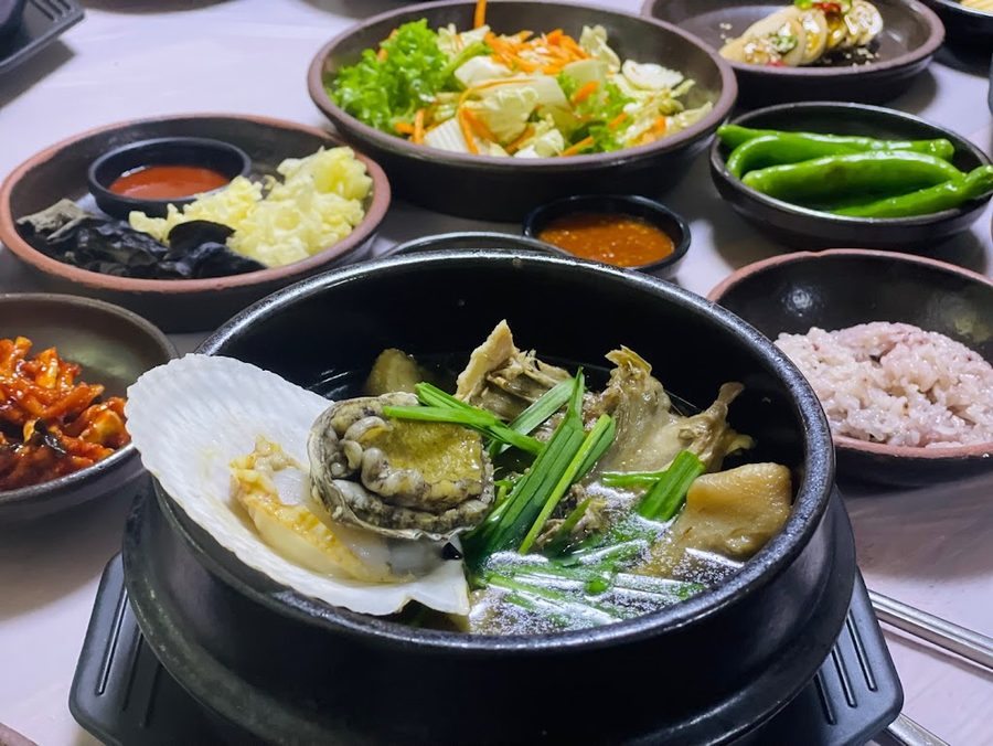 Jeongdap Haesintang Samgyetang